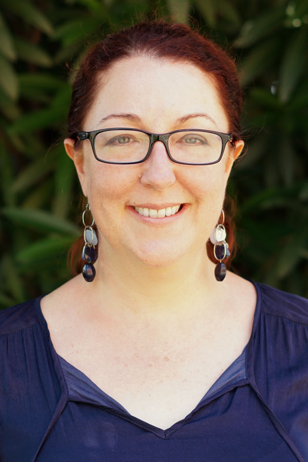 Portrait photograph of Lindie smiling